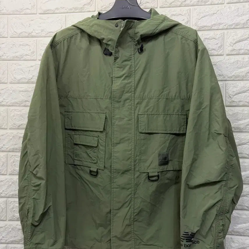 [BUNJANG] New Balance Windbreaker Jacket / 뉴발란스 바람막이 L