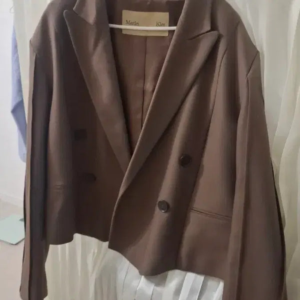[BUNJANG] Matinkim Semi Oversized Double Button Blazer Brown / 마뗑킴 (윤비누 님 착용)세미 오버핏 더블 버튼 블레이저  브라운