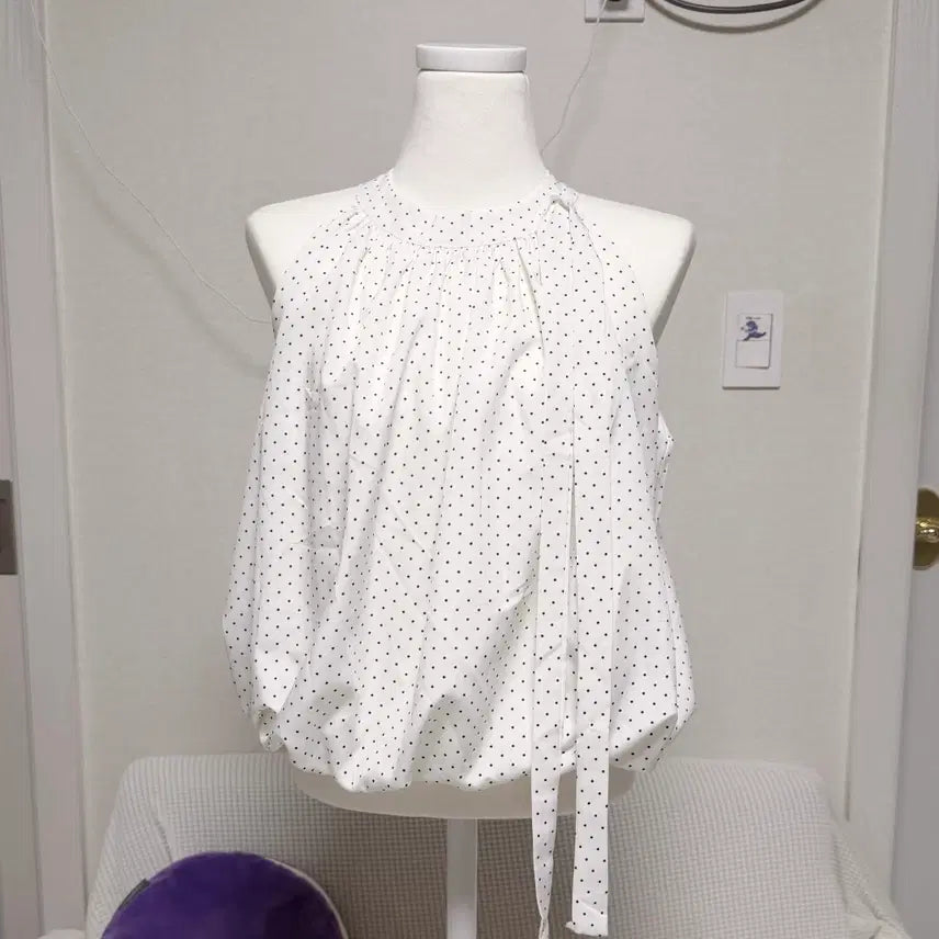 [BUNJANG] Halterneck Pintuck Balloon Sleeveless Blouse / 홀터넥 핀턱 벌룬 나시 블라우스