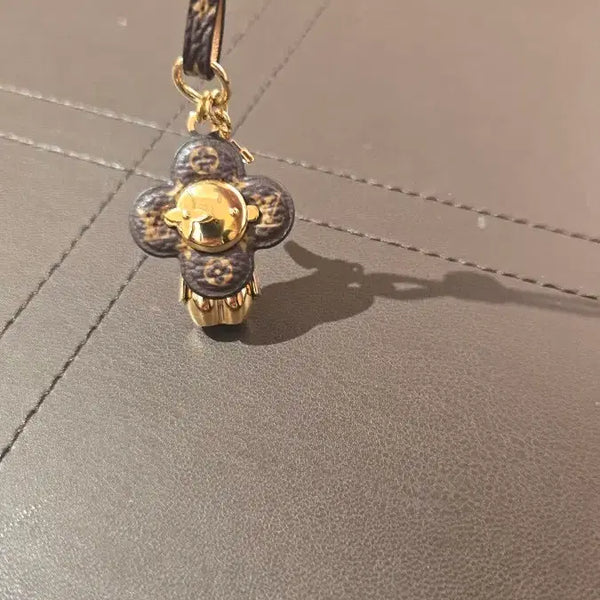 [BUNJANG] Louis Vuitton Vivienne Bag Charm / 루이비통 비비앤 백참