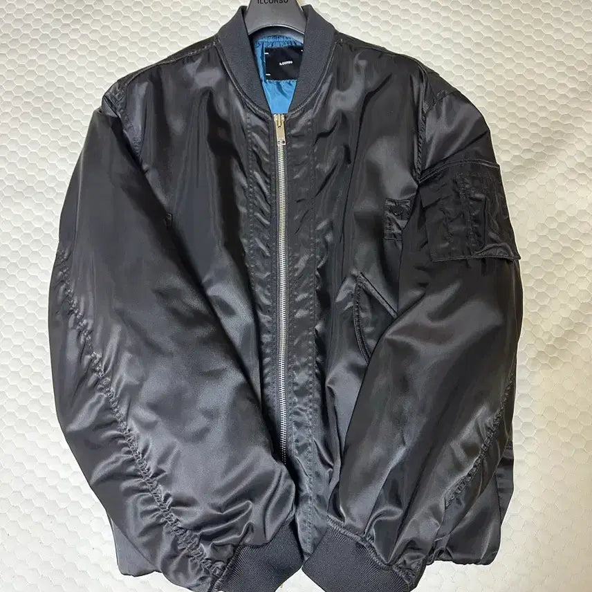 [BUNJANG] Ilcorsso Black Oversized Detachable MA-1 Jacket / (M)일꼬르소 블랙 오버핏 디테처블 ma-1 자켓 블랙