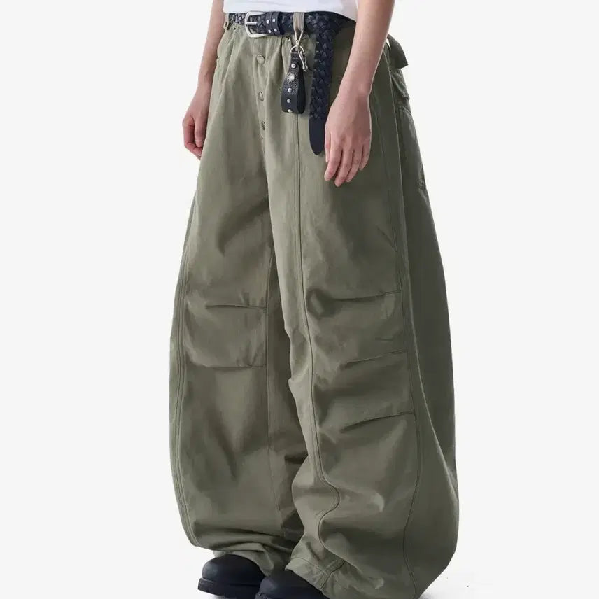 [BUNJANG] AKAM Knee Pin-tuck Stud Cotton Pants / 아캄 니핀턱 스터드 코튼 팬츠(Knee Pin-tuck)