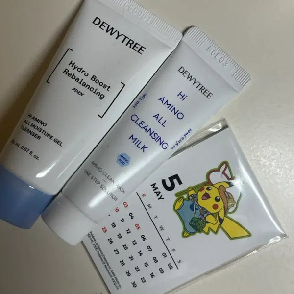 [BUNJANG] Cosmetics Cleansing Sample & Pokemon Mini Calendar Set / 화장품