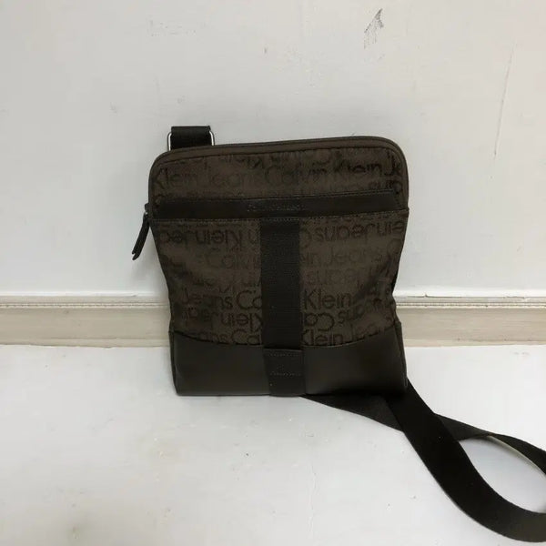 [BUNJANG] Calvin Klein Crossbody Bag / 캘빈클라인 크로스백@9985