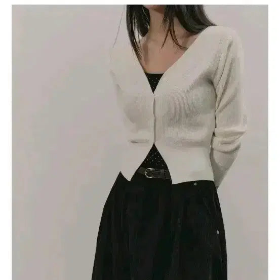 [BUNJANG] Another True Core Washable Basic V-Neck Cardigan - Navy / (새옷) '네이비' 어나더트위 코어스 워셔블 베이직 가디건(브이넥 Ver.) 네이비