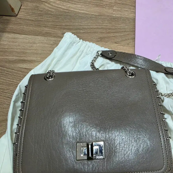 [BUNJANG] Moschino Chain Shoulder Bag Brown / 모스키노 체인 숄더백 브라운