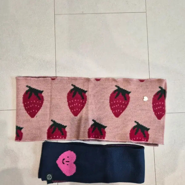 [BUNJANG] Strawberry Pattern Scarf Bundle / 크림브륄레 딸기목도리 +일괄