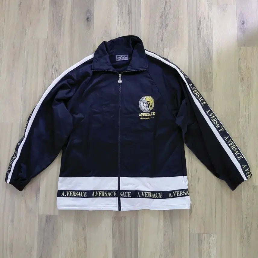 [BUNJANG] Versace Medusa Embroidered Track Jacket / A Versace 트랙탑 자켓