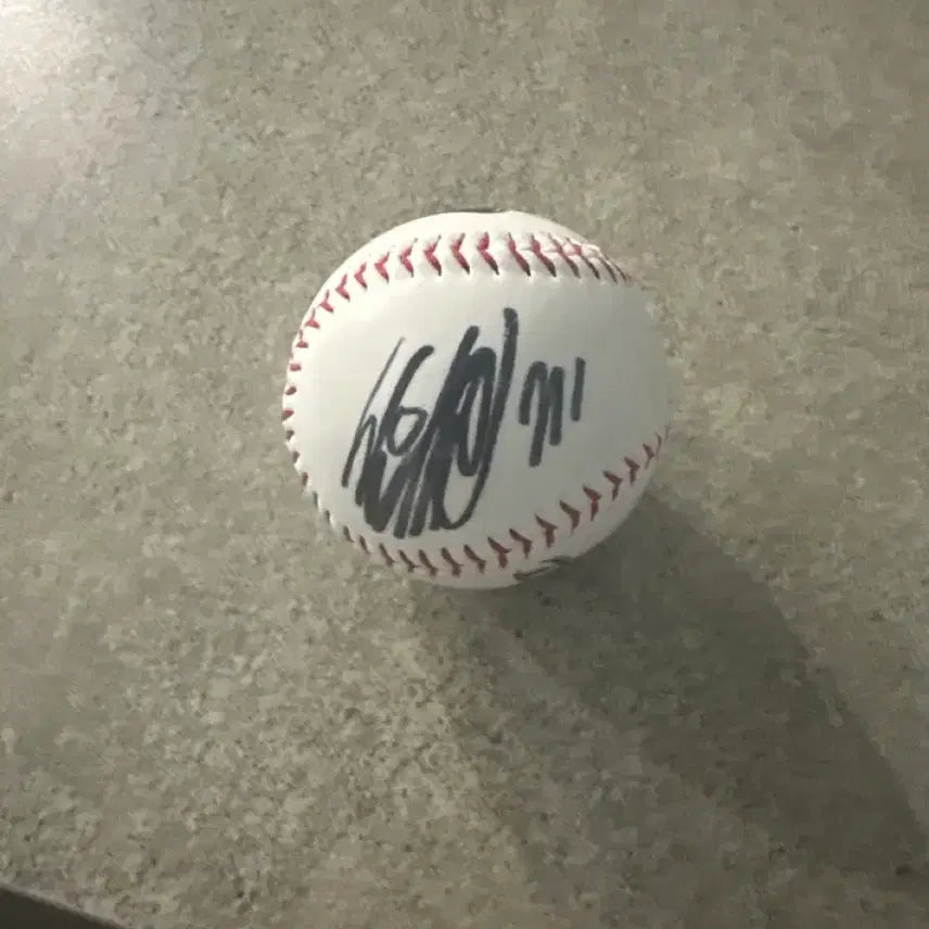 [BUNJANG] NC Dinos Son Ah-seop Signed Baseball / Nc다이노스 손아섭 싸인볼 팝니다