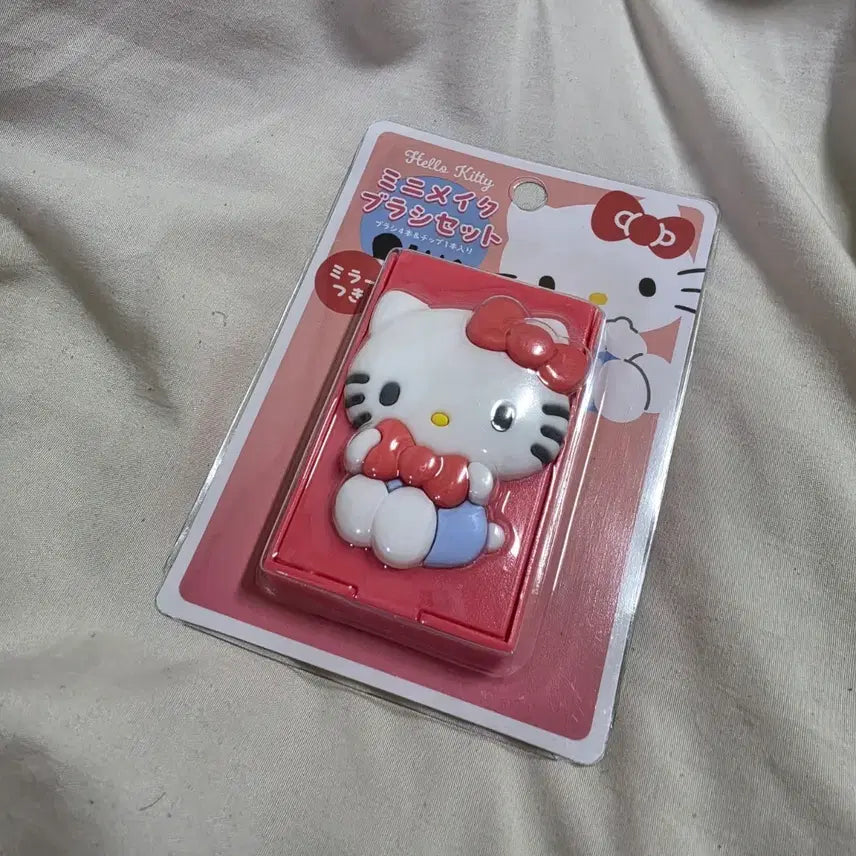 [BUNJANG] Hello Kitty Mini Makeup Brush Set / 돈키호테 헬로키티 미니 메이크업 브러쉬 세트