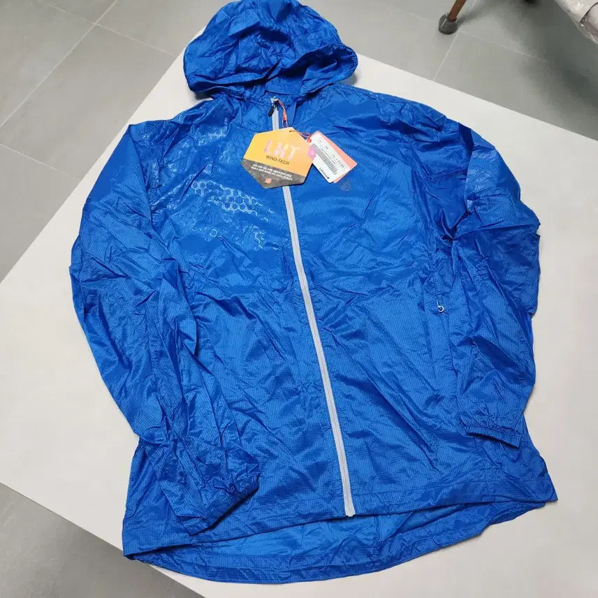 [BUNJANG] Lafuma Men's Wind Tech Lightweight Windbreaker (Size 100) / [100] 라푸마 남성 윈드 테크 경량 바람막이 새제품