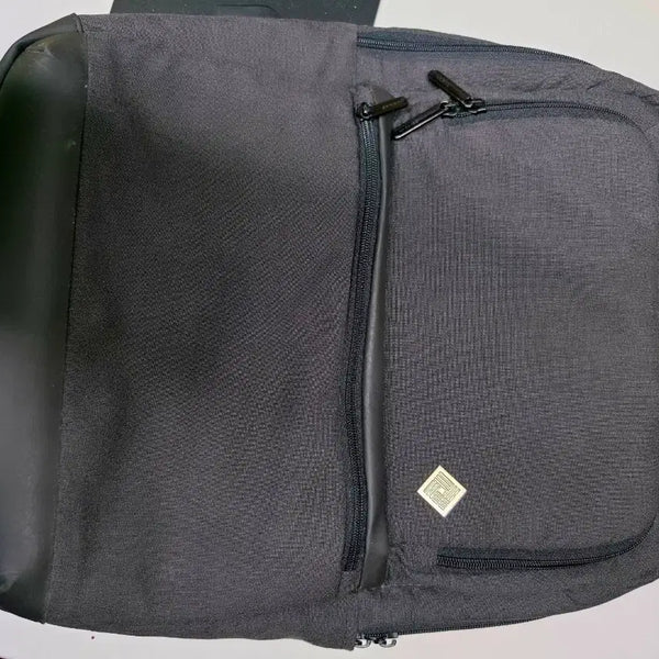 [BUNJANG] HICKIES USB Port Laptop Backpack / HICKIES 히키스 노트북 백팩 USB포트 수납형 백팩
