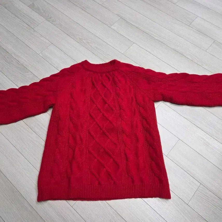 [BUNJANG] Red Cable Knit Sweater / 보관만한 예쁜빨강 스웨터