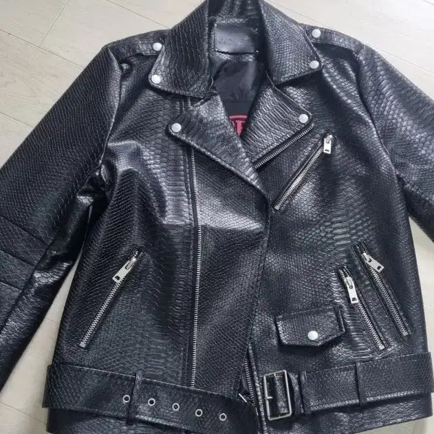[BUNJANG] ByTheR Custom Painted Python Rider Jacket / ByTheR Custom 슬로건 페인팅 파이톤 라이더 자켓