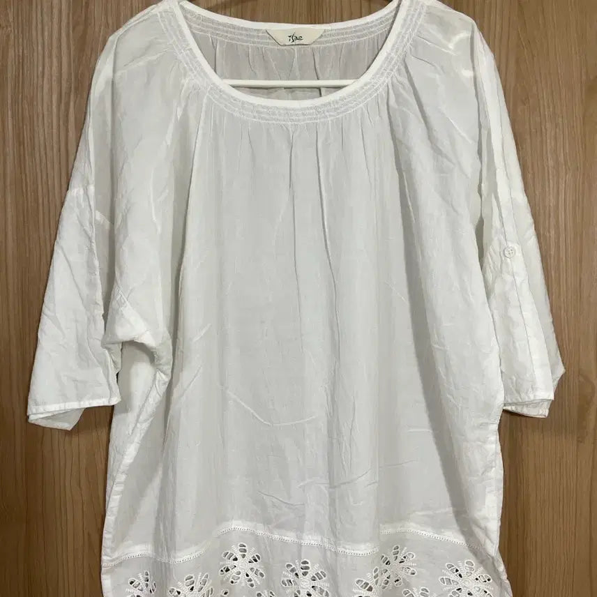 [BUNJANG] ISAE White Embroidery Blouse Size 6 / isae 화이트 자수 블라우스 6