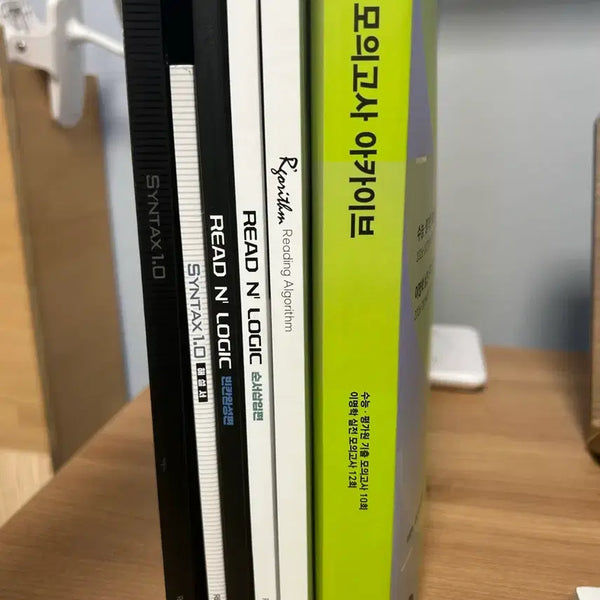 [BUNJANG] Syntax 1.0 Explained, READ N LOGIC Fill-in-the-Blanks, READ N LOGIC Sequencing, Rgorithm Reading Comprehension Algorithms, Lee Myung-hak Mock Exam Archive Study Set / syntax1.0, syntax 1.0해설서, READ N LOGIC 빈칸완성편, READ N LOGIC 순서삽입편, Rgorithm 독해