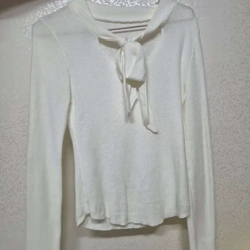 [BUNJANG] White Ribbon Neck Knit Top / 화이트 리본 넥 니트