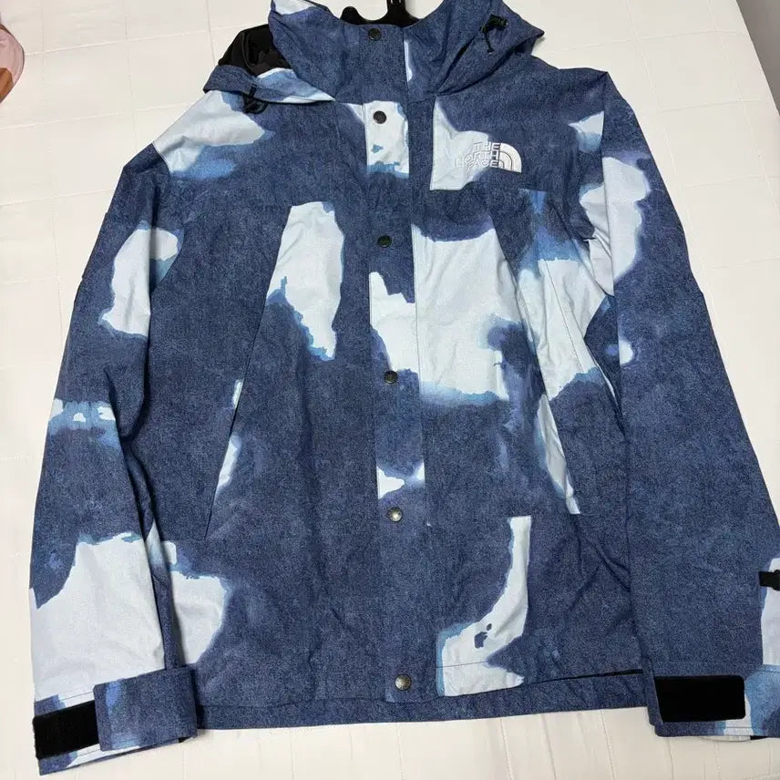 [BUNJANG] Supreme The North Face Bleached Denim Jacket / 슈프림 노스페이스 블리치드 데님 자켓