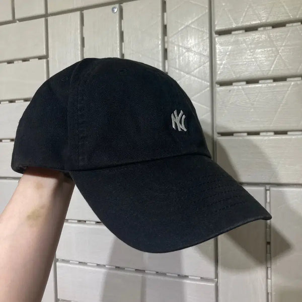 [BUNJANG] MLB Yankees Embroidered Baseball Cap Black / [F]MLB 양키스 자수 볼캡 모자 블랙 1223