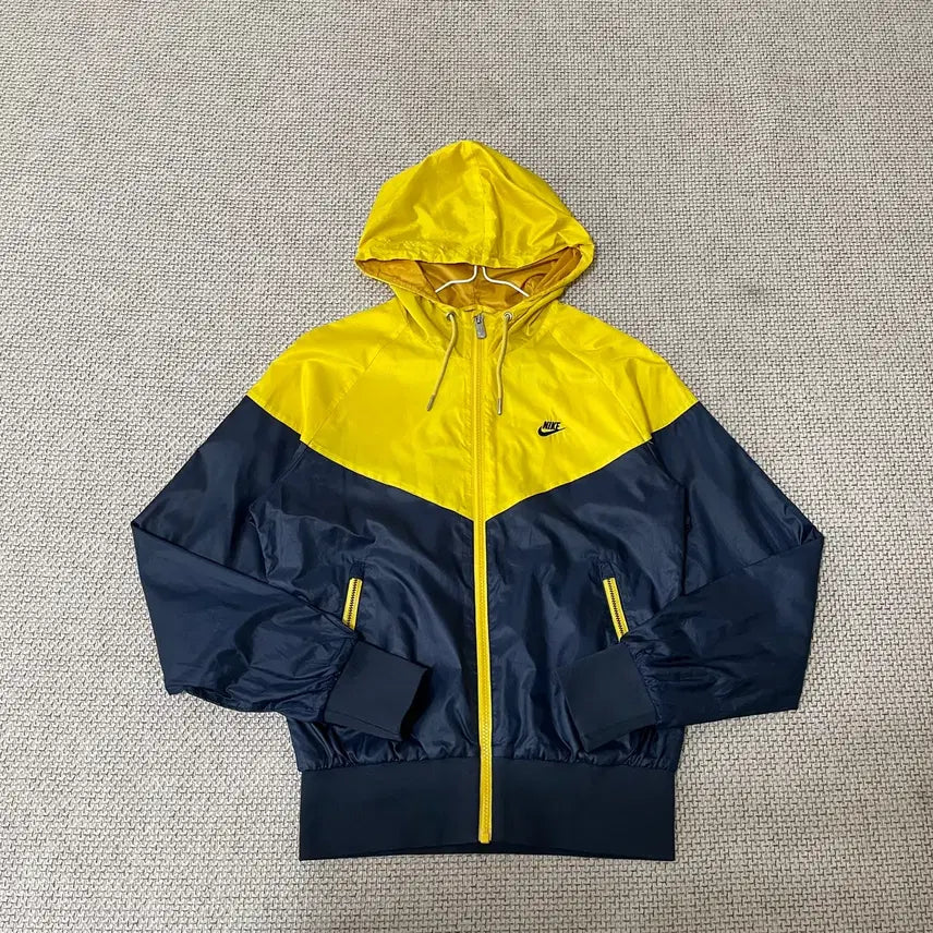 [BUNJANG] Nike Women's Windrunner Jacket / M 나이키 여성 윈드러너 바람막이 N.7331