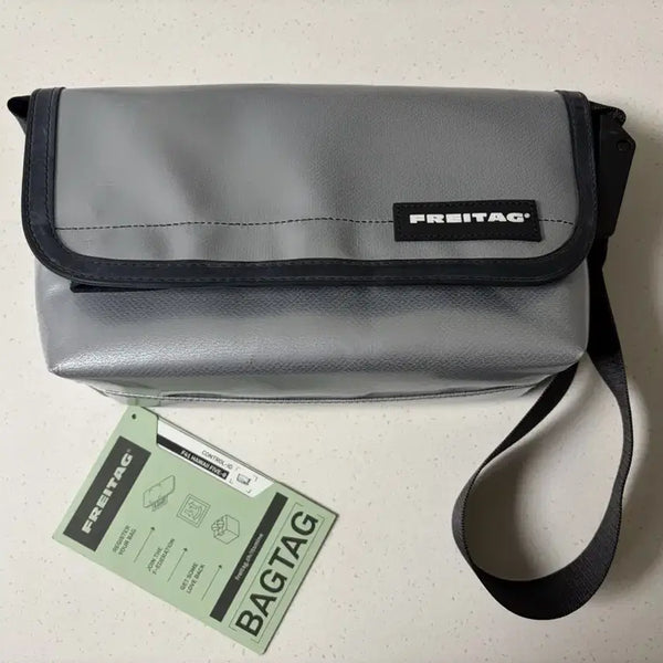 [BUNJANG] Freitag Frapapao Silver Messenger Bag / [프라이탁] 하파오 실버
