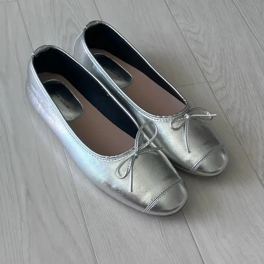 [BUNJANG] Women's Silver Flat Shoes (Size 245) / 새상품 여자 실버 플랫 단화 슈즈 245