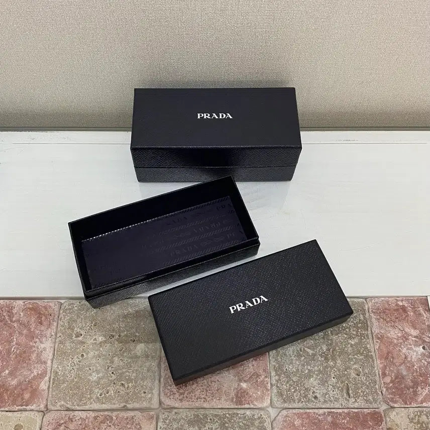 [BUNJANG] Prada Sunglasses Box / 프라다 선글라스 박스