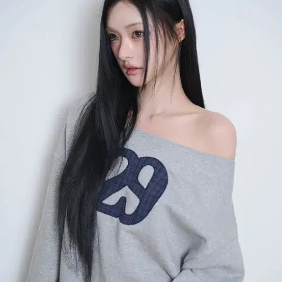 [BUNJANG] Illigo 129 Logo Patch Boatneck Sweatshirt Melange / 일리고 129 로고 패치 보트넥 맨투맨 멜란지