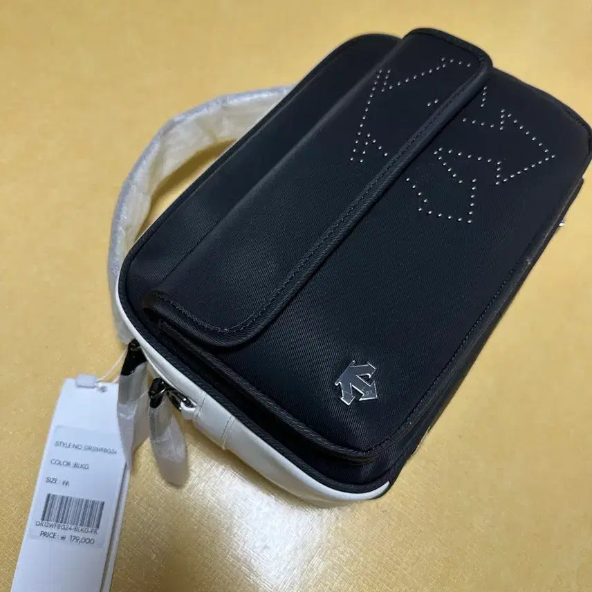 [BUNJANG] Descente Golf Pouch Black FR / 75%할인 새상품 택 그대로) 데상트골프 파우치 가방 블랙 FR
