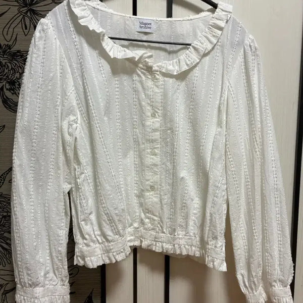 [BUNJANG] Magnet Archive Blouse / 마그넷아카이브 블라우스