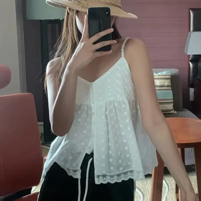 [BUNJANG] Flower Punching Lace Camisole Blouse / 새상품 플라워 펀칭 레이스나시 나시뷔스티에 나시블라우스 이너나시 빈티지나시 휴양지룩 민소매 에이블리나시