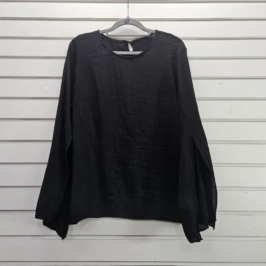[BUNJANG] Black Sleeve Slit Blouse / 블랙  소매트임 블라우스 66/보물찾기천사