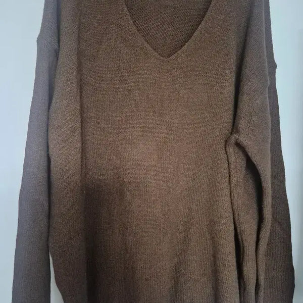 [BUNJANG] V-Neck Loose Fit Knit / 여리여리해보이는 브이넥 루즈핏 니트