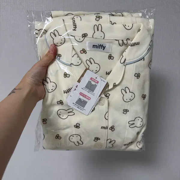 [BUNJANG] Miffy Character Pajama Set / 미피 캐릭터 잠옷 세트