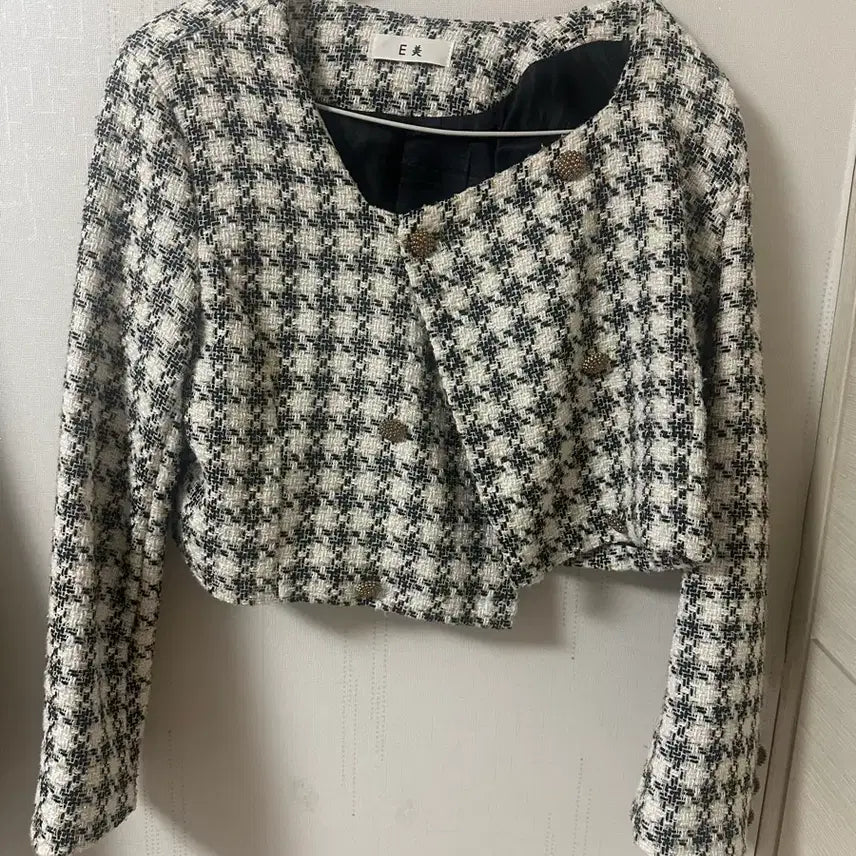 [BUNJANG] Tweed Check Pattern Jacket with Gold Buttons / 트위드 자켓 체크 패턴 금장 버튼
