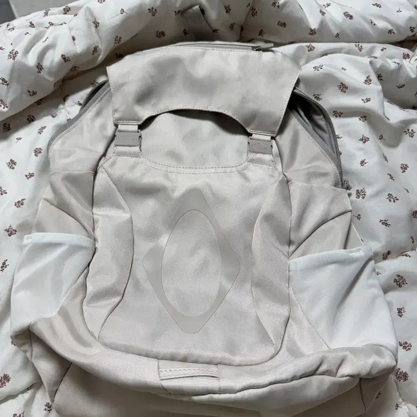[BUNJANG] Mischief Buckle Flap Backpack Light Beige / 미스치프 버클 플랩 백팩 라이트 베이지