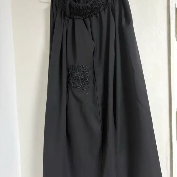[BUNJANG] Avant-garde Embroidered Skirt Pants / 아방가르드 자수 스커트 팬츠