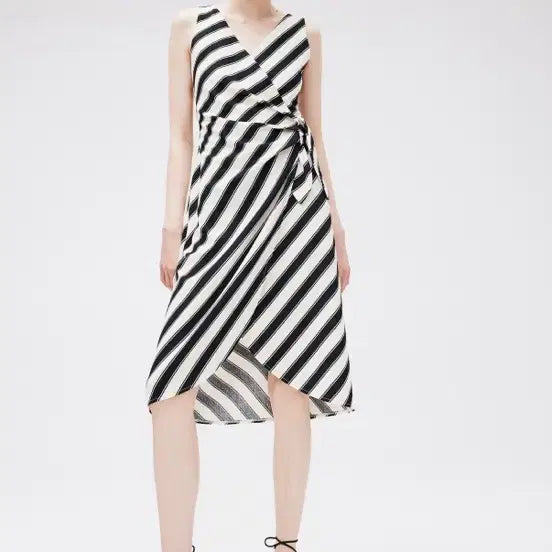 [BUNJANG] H&M Textured Wrap Dress / H&M 텍스처 랩스타일 드레스(S)