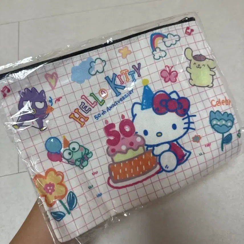 [BUNJANG] Hello Kitty 50th Anniversary Pouch / 헬로키티 50주년 기념 파우치