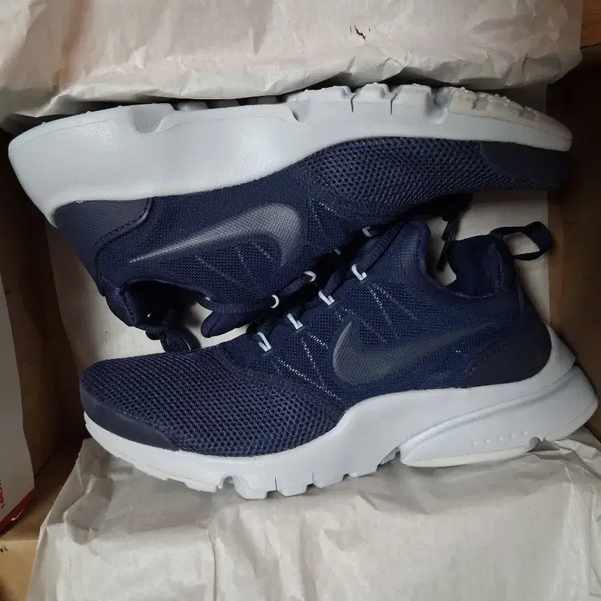 [BUNJANG] Nike Athletic Shoes Navy/White / 나이키 운동화 네이비/화이트235~240