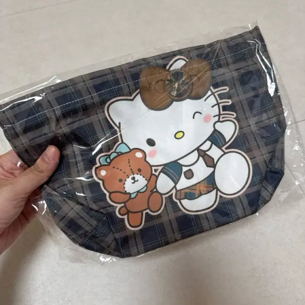 [BUNJANG] Hello Kitty Plaid Pouch / 헬로키티 체크무늬 파우치