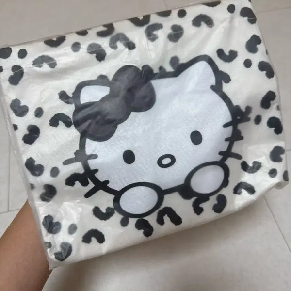 [BUNJANG] Hello Kitty Leopard Pattern Pouch / 헬로키티 레오파드 패턴 파우치