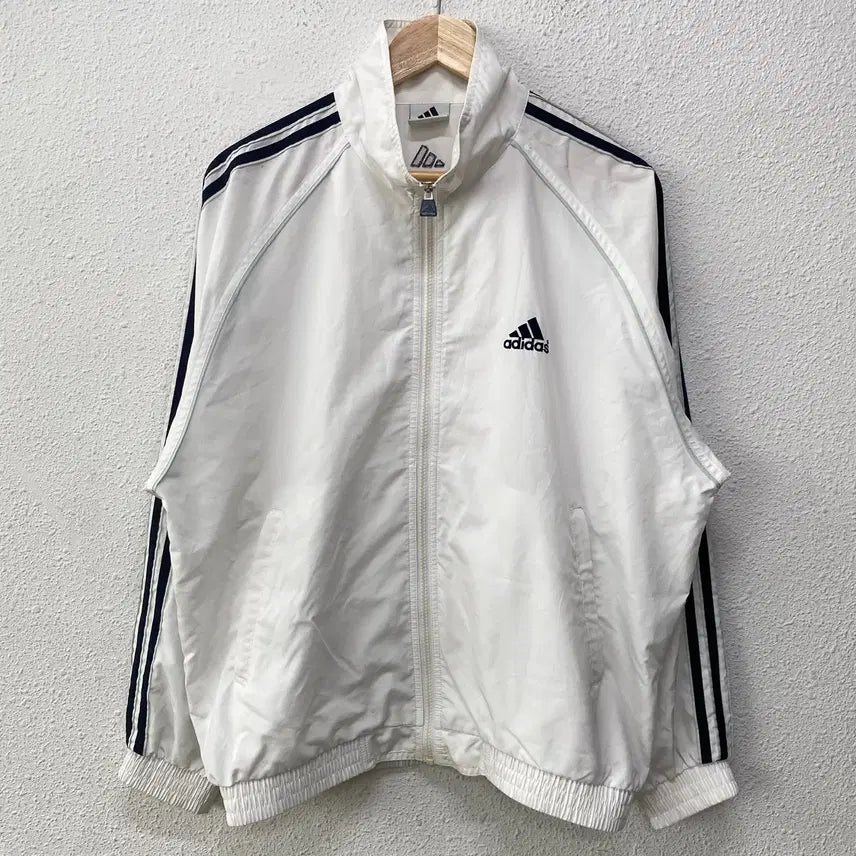 [BUNJANG] Adidas Old School Windbreaker Jacket White Oversized / [100] 아디다스 올드스쿨 바람막이 화이트 오버핏 자켓 N2706