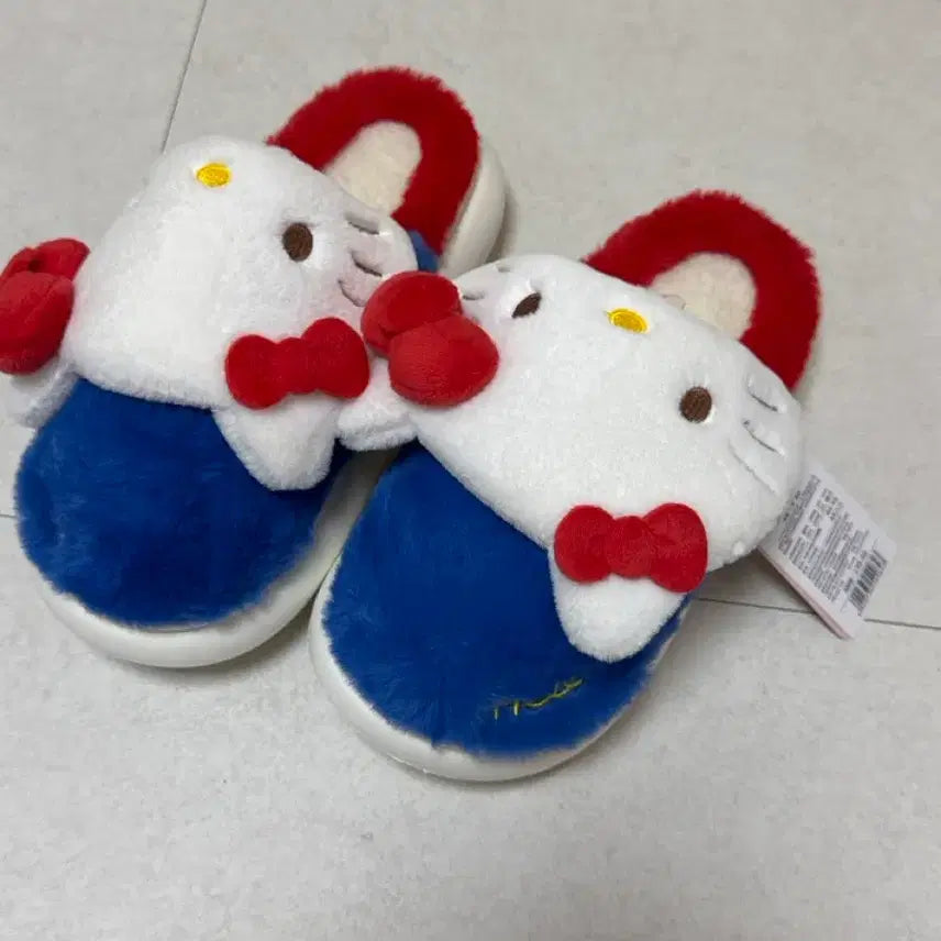 [BUNJANG] Hello Kitty Fur Slippers / 헬로키티 털 슬리퍼 (230-235추천)