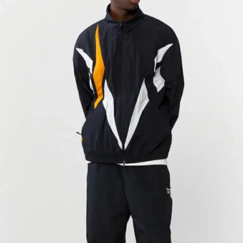 [BUNJANG] Reebok Vector Flash Windbreaker - Black / 리복 벡터 플래시 윈드 브레이커 - 블랙