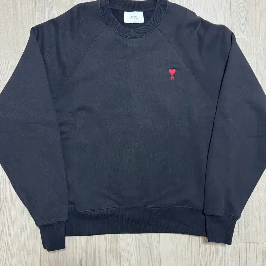 [BUNJANG] AMI Heart Logo Sweatshirt Black / 아미 하트 로고 맨투맨 블랙
