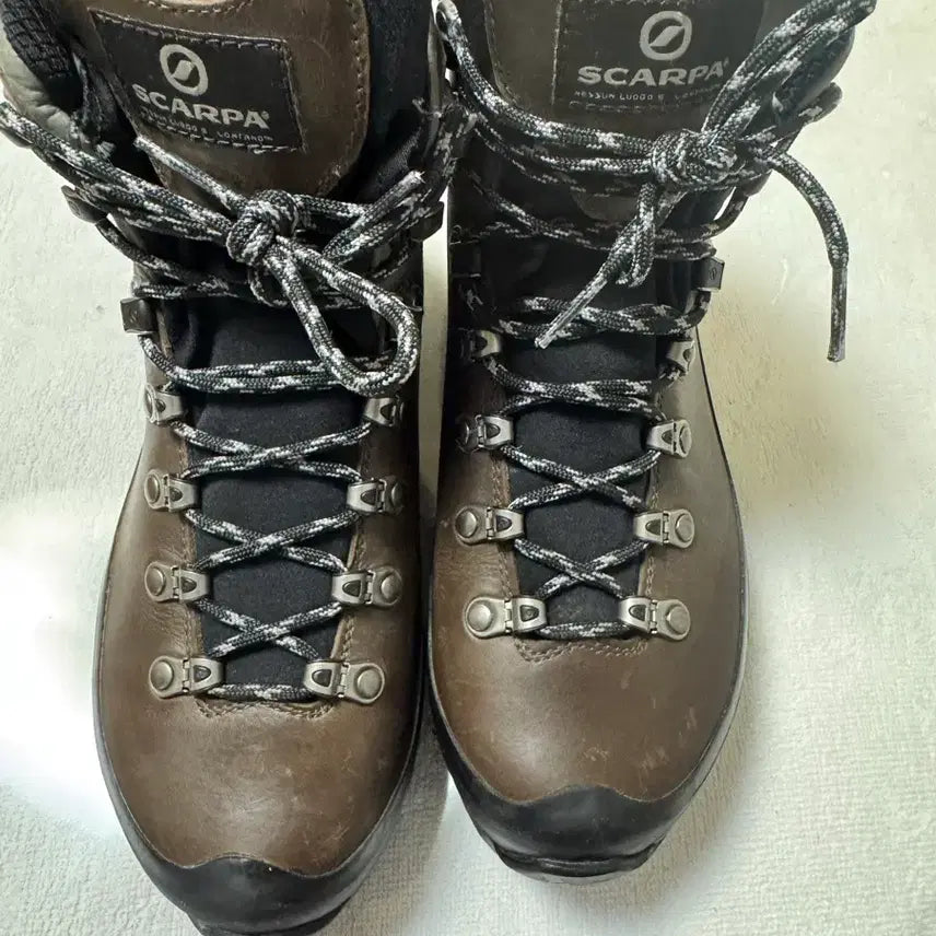 [BUNJANG] SCARPA Leather Hiking Boots / 스카르파