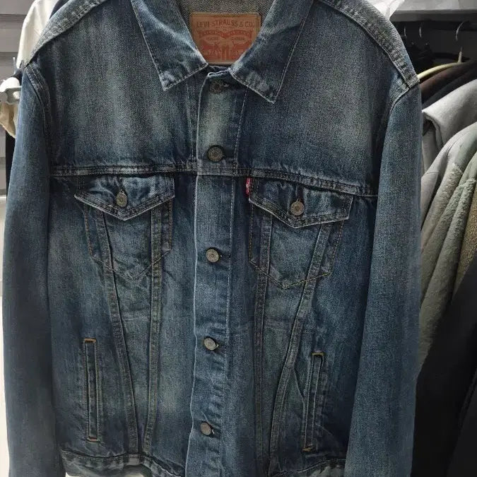 [BUNJANG] Levi's Type 3 Denim Trucker Jacket L / 리바이스 타입3 데님 트러커 자켓 L