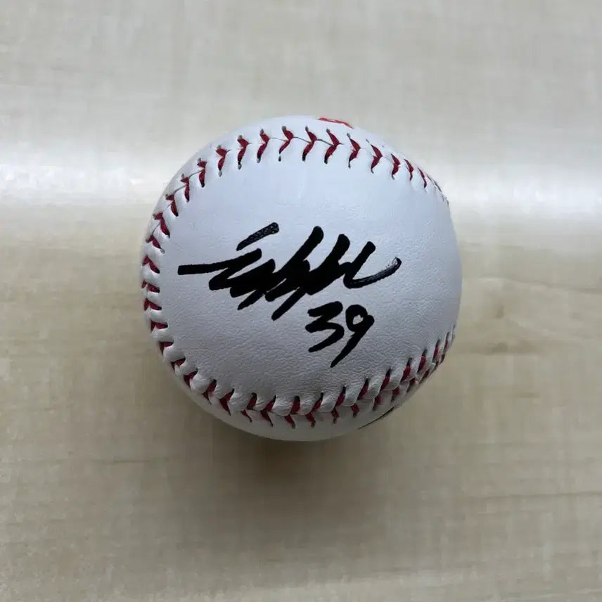 [BUNJANG] Choi Ji-min Signed Baseball / 기아타이거즈 최지민 싸인볼