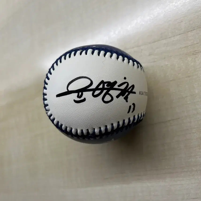 [BUNJANG] Yoon Young-chul Autographed Baseball / 기아타이거즈 윤영철 싸인볼